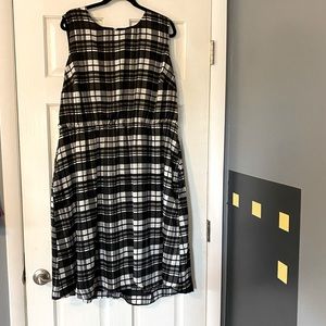 COPY - Black and white plaid dress with pockets